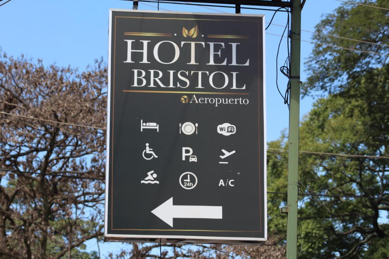 Hotel Bristol Aeropuerto Анимас Экстерьер фото